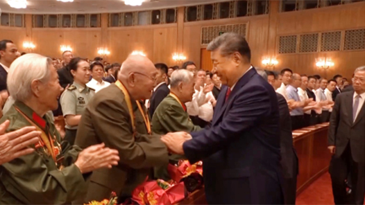 紀(jì)念中國(guó)人民抗日戰(zhàn)爭(zhēng)暨世界反法西斯戰(zhàn)爭(zhēng)勝利80周年文藝晚會(huì)在京舉行 習(xí)近平等出席觀(guān)看