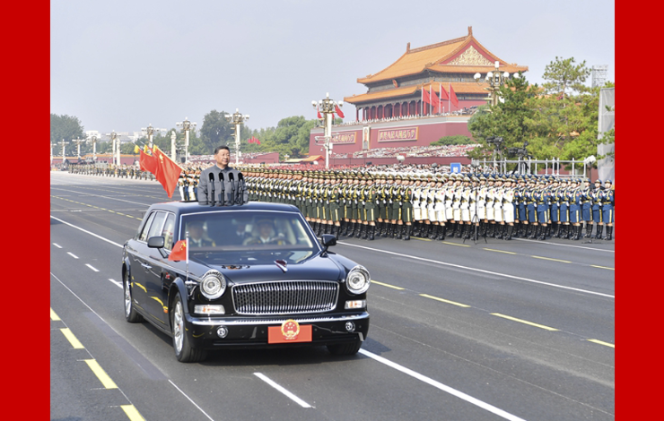 習近平檢閱受閱部隊