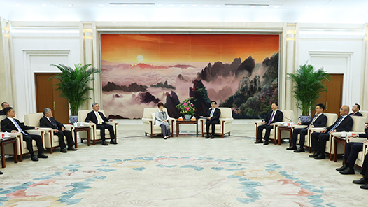 王滬寧會(huì)見(jiàn)參加抗戰(zhàn)勝利80周年紀(jì)念活動(dòng)的臺(tái)灣各界人士代表