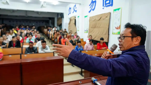 春風(fēng)拂鄉(xiāng)野——“特崗計(jì)劃”20年工作紀(jì)實(shí)