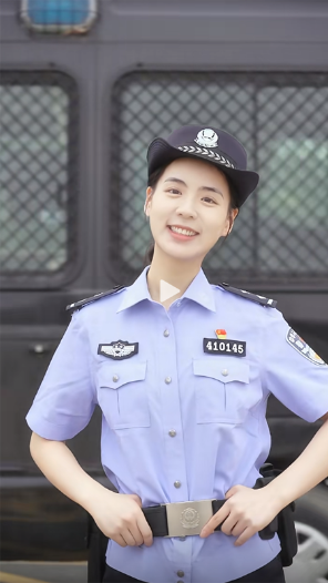 青春，請(qǐng)你一定站在你所熱愛的世界里閃閃發(fā)光！