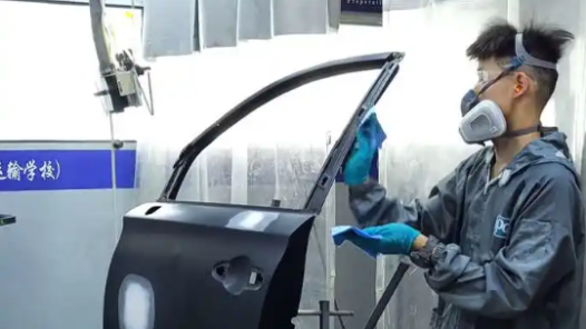 “00后”全國技能大賽選手：毫厘之間鑄就夢想