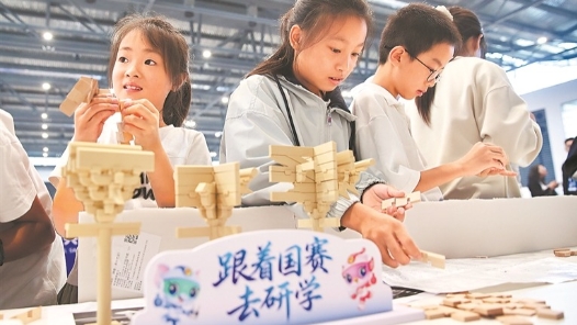 “國賽”體驗(yàn)區(qū)成青少年實(shí)踐課堂