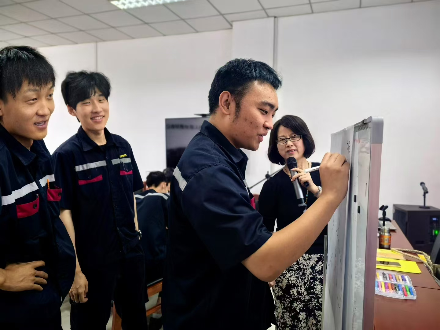 ”追光“計(jì)劃心理團(tuán)輔活動(dòng)