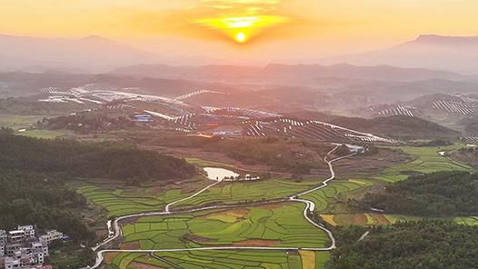 國(guó)際銳評(píng)｜蘊(yùn)含“中國(guó)之治”密碼的宏偉藍(lán)圖