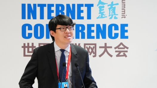 快手科技高級副總裁馬宏彬：全面拓展AI應用，助力千行百業(yè)數(shù)智化升級