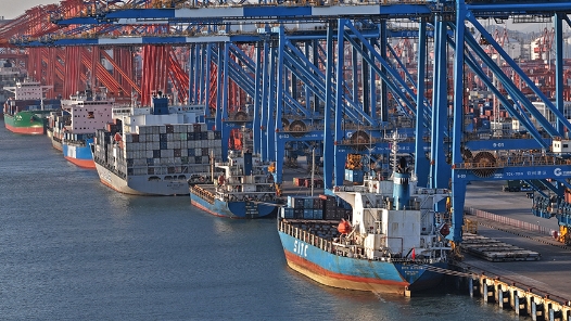 李強(qiáng)在政府工作報告中指出，我國經(jīng)濟(jì)長期向好的支撐條件和基本趨勢沒有改變，制度優(yōu)勢和大國優(yōu)勢不斷彰顯