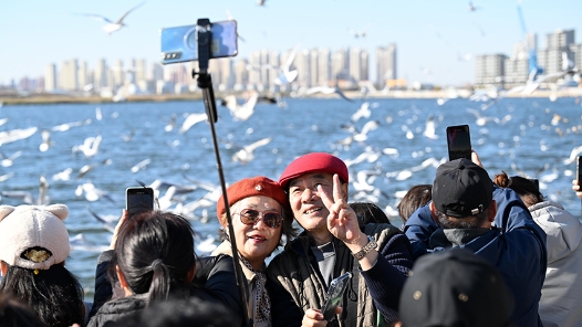 李強(qiáng)在政府工作報告中介紹，一年來加快美麗中國建設(shè)，推動綠色低碳發(fā)展