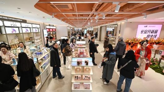 新華鮮報·“十四五”發(fā)展亮點丨中國“大市場”不一般！內(nèi)需平均貢獻率86.4%