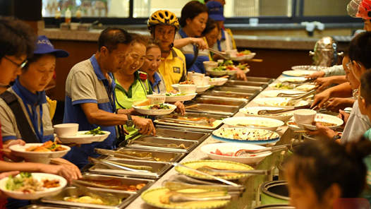 四中全會(huì)精神在基層·探會(huì)｜“溫暖港灣”聚人氣，工會(huì)驛站“家”事興