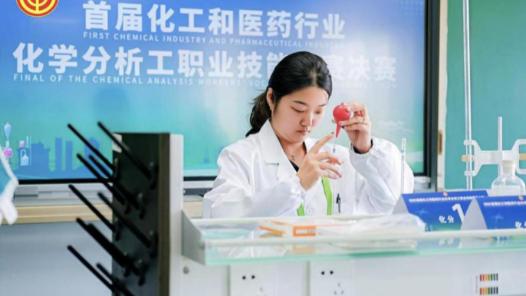 秦亞寧：在毫厘之間煉就新時代工匠精神