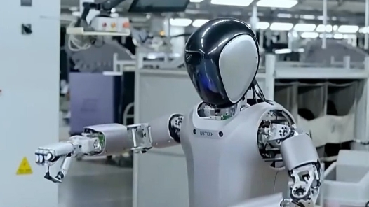 學(xué)習(xí)貫徹四中全會(huì)精神·一線(xiàn)見(jiàn)聞｜拓寬應(yīng)用場(chǎng)景 加快培育新質(zhì)生產(chǎn)力