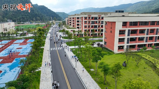 央視快評｜為人民出政績 以實(shí)干出政績