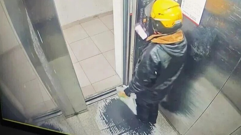 這位外賣小哥，救了一整棟樓！