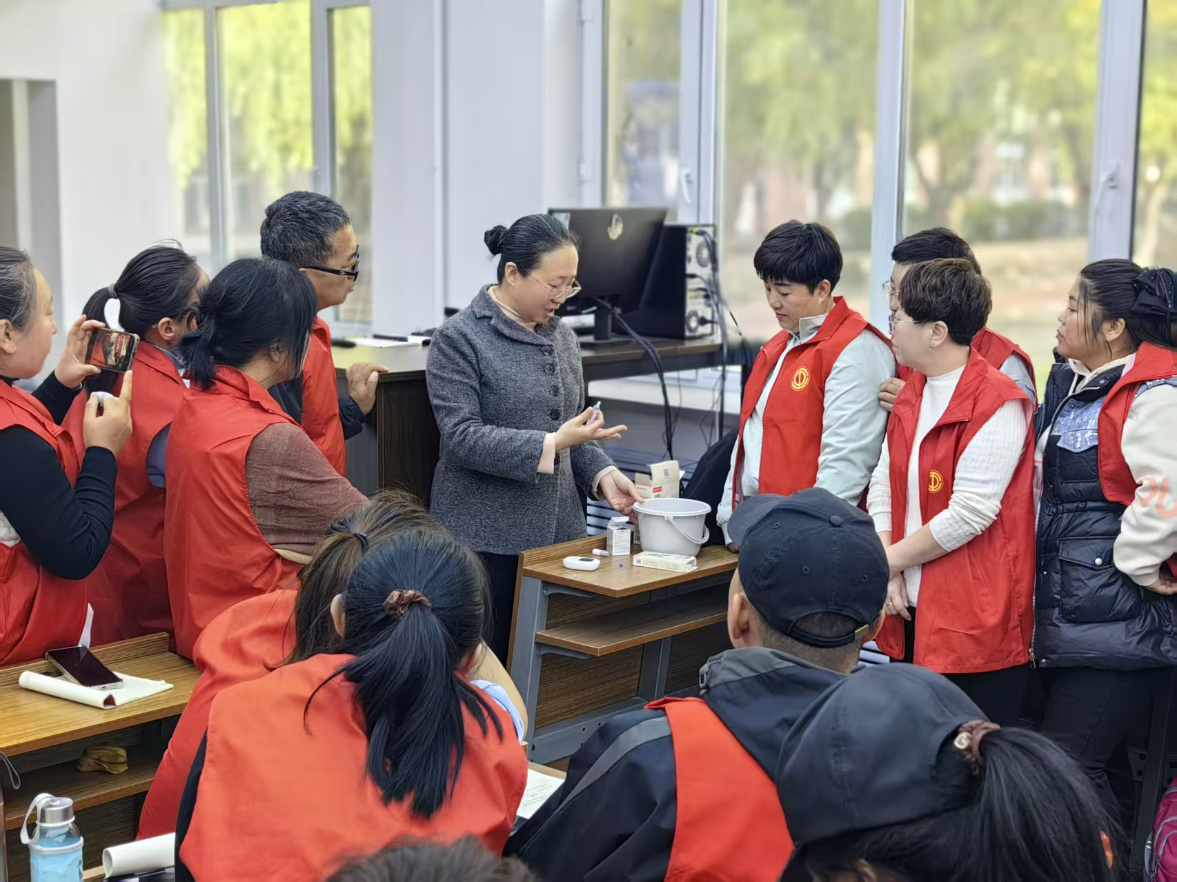 職業(yè)院校教師為企業(yè)學(xué)員授課