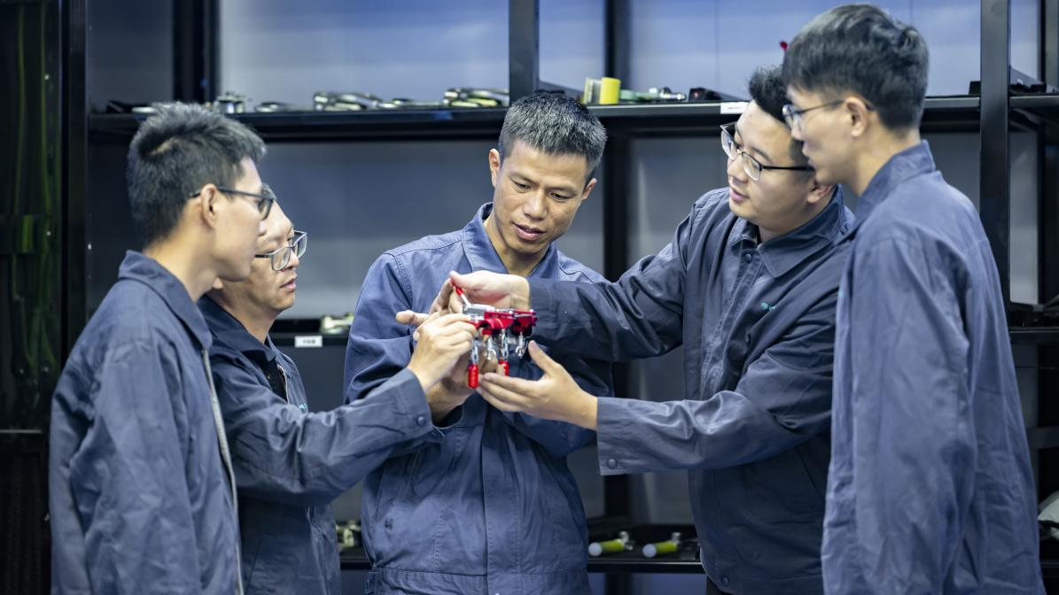 技術(shù)創(chuàng)新項(xiàng)目攻關(guān)現(xiàn)場(chǎng)