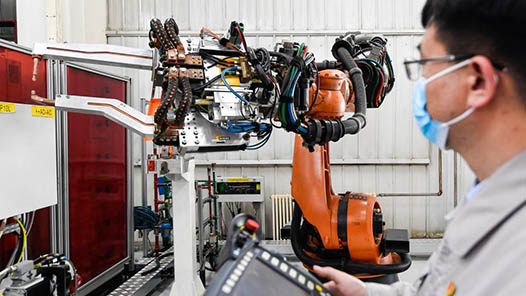 高技能人才培養(yǎng)新觀察｜高技能人才培養(yǎng)，讓產(chǎn)業(yè)前沿與教育課堂“握手”