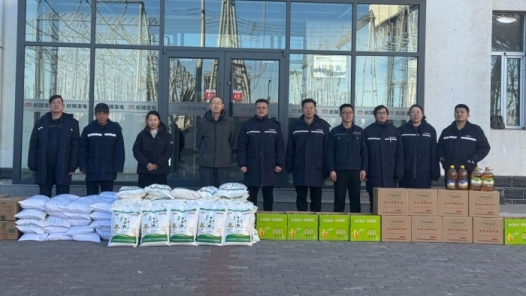 內(nèi)蒙古杭錦旗總工會開展“冬送溫暖”慰問活動