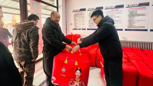 內(nèi)蒙古赤峰市紅山區(qū)總工會開展“兩節(jié)”送溫暖行動