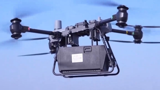 “十五五”開好局 起好步丨跨江補(bǔ)給、政務(wù)巡查……低空經(jīng)濟(jì)賦能民生百業(yè)