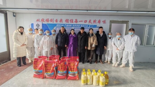 內(nèi)蒙古陳巴爾虎旗總工會開展“致敬勞動 情系職工”送溫暖活動
