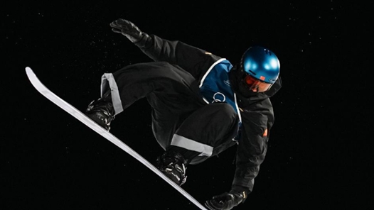 冬奧會(huì)丨有驚無(wú)險(xiǎn) 蘇翊鳴晉級(jí)單板大跳臺(tái)決賽