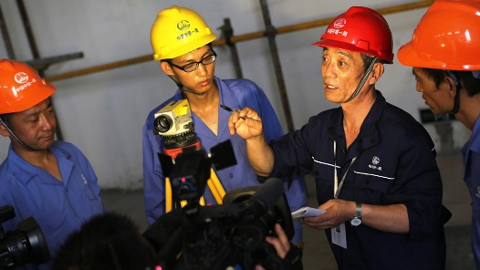 總書記在全國(guó)總工會(huì)與我們勞模代表座談