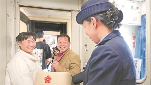 新春走基層｜“慢火車”上的回家路