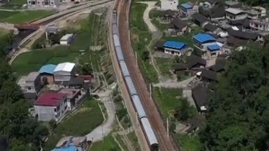 新春走基層｜吳姐賣菜，搭上慢火車