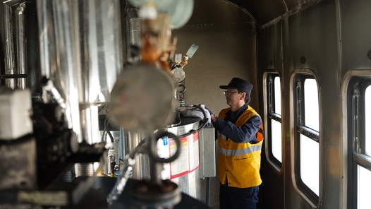 新春走基層｜高原鐵路送水人韓景泉：不曾失約的42年