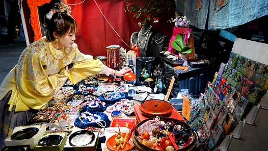 李強(qiáng)在政府工作報告中介紹，一年來進(jìn)一步深化改革開放，暢通國民經(jīng)濟(jì)循環(huán)