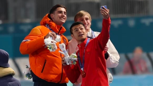 速滑1000米摘銅 寧忠?guī)r首奪冬奧獎(jiǎng)牌