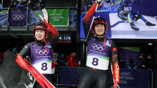 冬奧會(huì)｜這個(gè)冬奧新項(xiàng)目，她倆“躺”出了中國(guó)紀(jì)錄