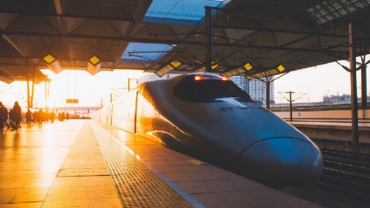 新春走基層｜-30℃，他們?cè)谠鹿庀率刈o(hù)高鐵平安