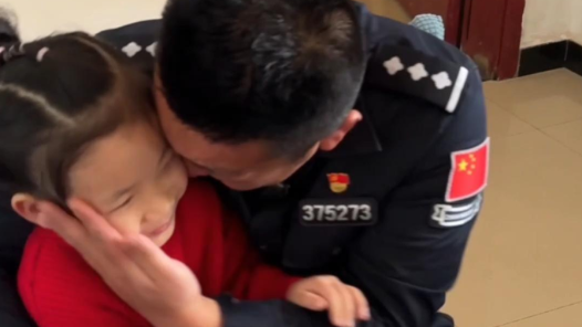 新春走基層｜一口咬下包子，這位戍邊硬漢瞬間淚崩！