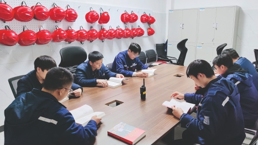 瀘州老窖股份有限公司掀起《習(xí)近平與一線職工朋友們》學(xué)習(xí)熱潮