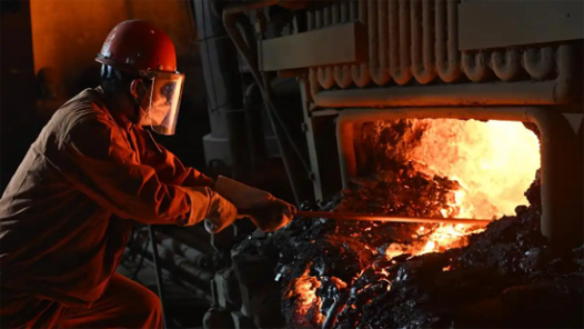 新春走基層｜一家煉鋼廠的“數(shù)字大腦”