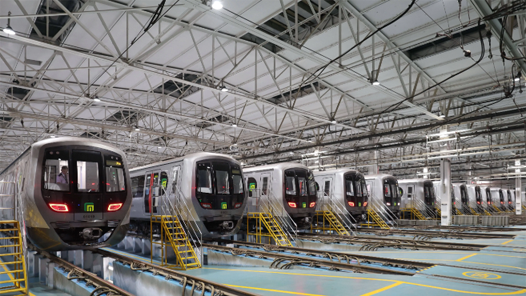 新春走基層·智繪新圖景｜過(guò)年不停歇，趕制“鋼鐵跑鞋”