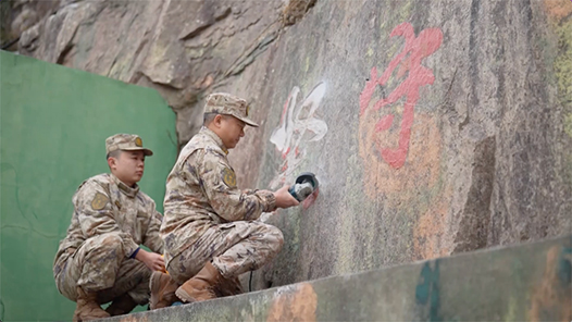 新春走基層｜如愿！守島30年的海軍“兵王”登上軍艦