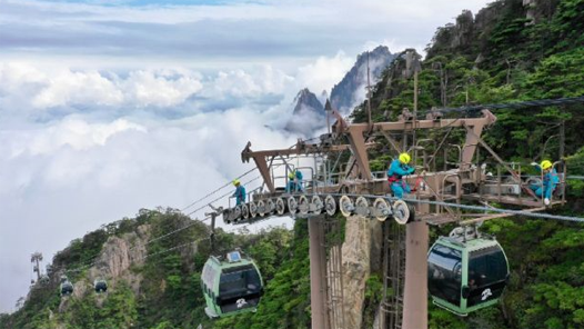 新春走基層·致敬奮斗者｜有群“體檢員”，守護(hù)著黃山索道