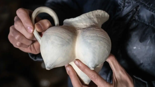 新春走基層·歡樂(lè)鬧新春｜窯火薪傳中的“匠心年”