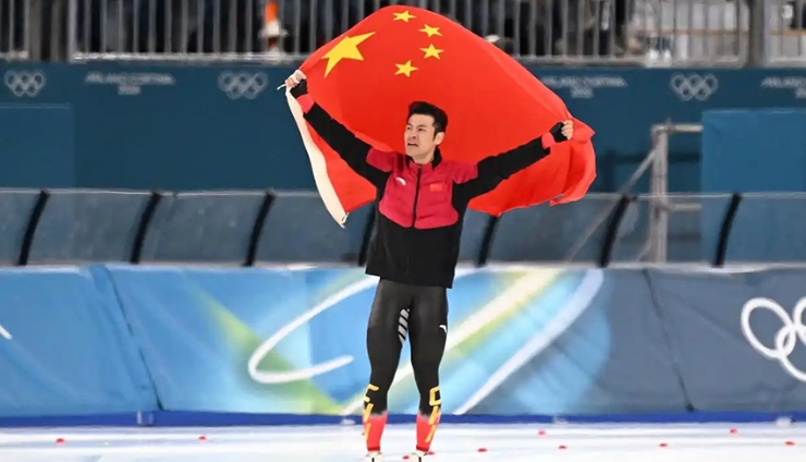 速度滑冰1500米寧忠?guī)r打破奧運紀錄摘金