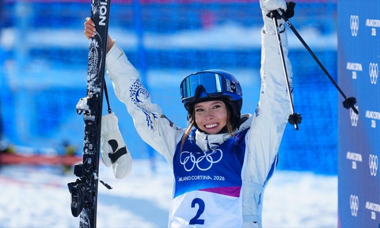 冬奧會｜自由式滑雪——女子U型場地技巧：中國選手谷愛凌、李方慧分獲冠、亞軍