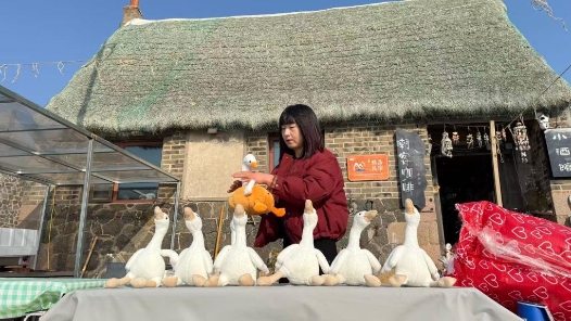 新春走基層丨周邊都響“年味”，這個(gè)漁村為何靜悄悄？