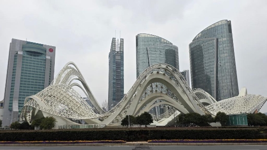 新春走基層·駐外記者回鄉(xiāng)手記丨互聯(lián)互通！中國(guó)編織的是網(wǎng)是未來(lái)