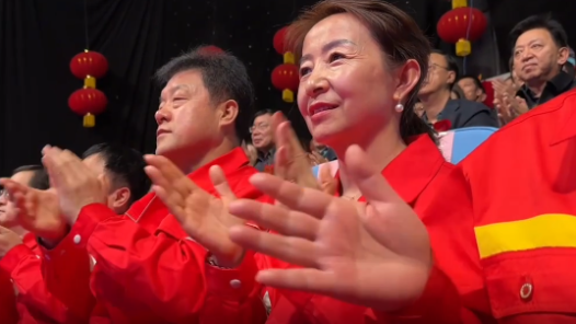 以閱讀之名，禮贊天山腳下的“鏗鏘玫瑰”