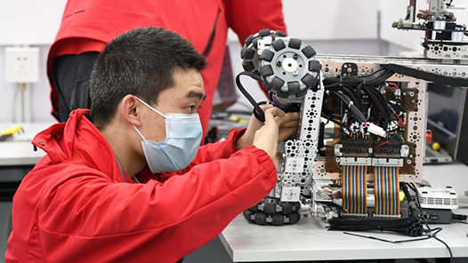 兩會(huì)聚焦｜不是讓企業(yè)“硬掏錢”，而是讓技能“更值錢”