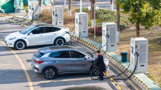 我國(guó)電動(dòng)汽車充電基礎(chǔ)設(shè)施超2100萬(wàn)個(gè)