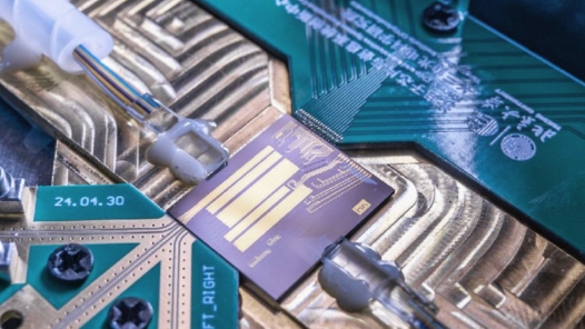 我國刷新光通信傳輸紀(jì)錄