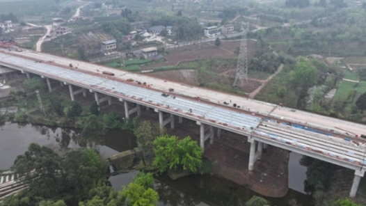 資樂項(xiàng)目賽功河四號橋雙幅貫通